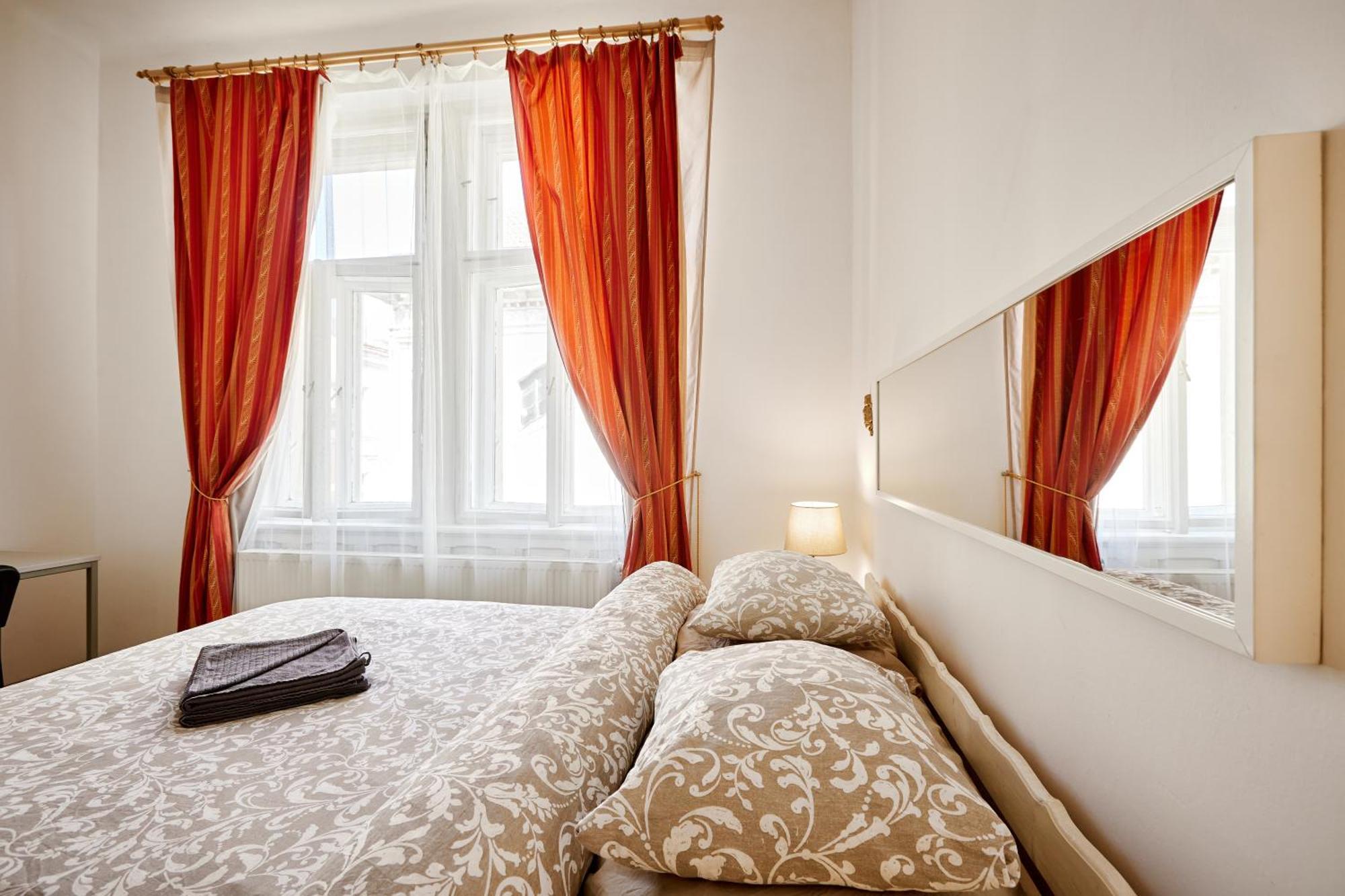 Old Town & Parking Assistance Apartment Praga Exterior foto